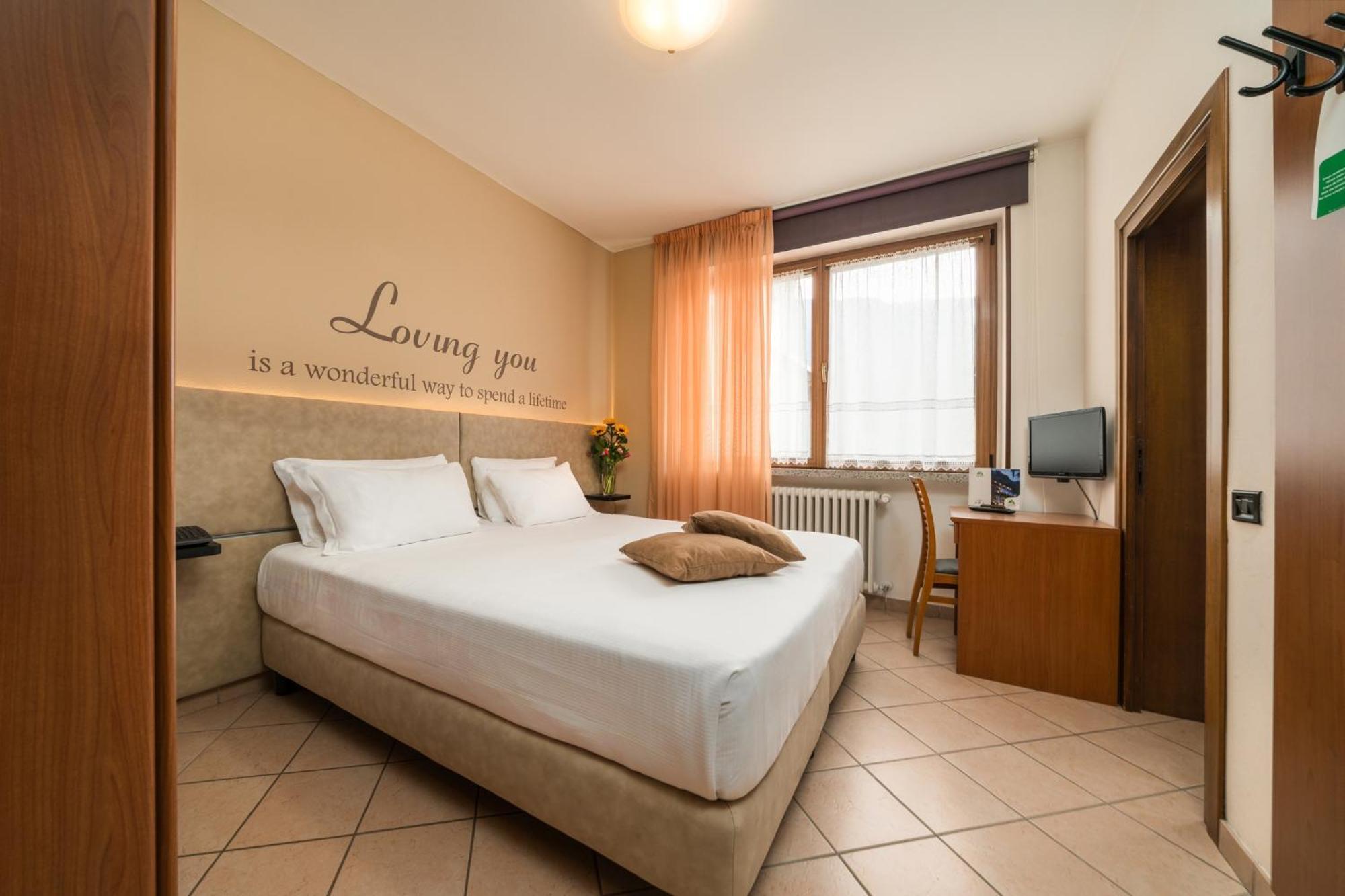 Hotel Oasi Verde Bienno Екстер'єр фото