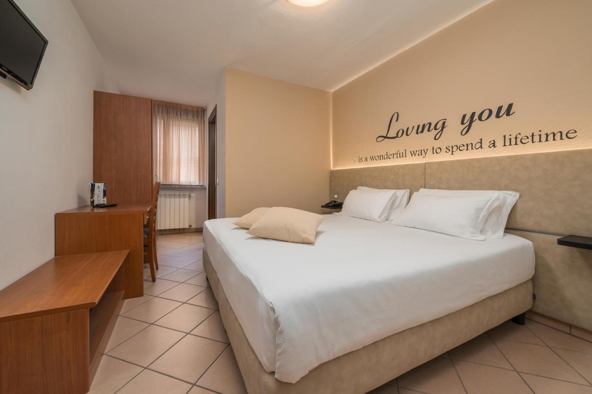 Hotel Oasi Verde Bienno Екстер'єр фото